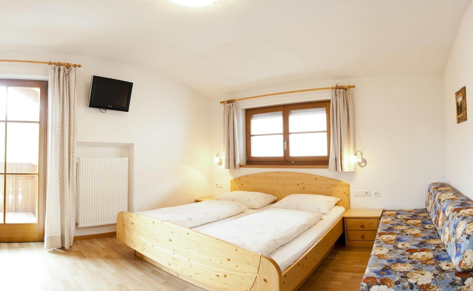 Hauserhof Aparthotel Rodeneck