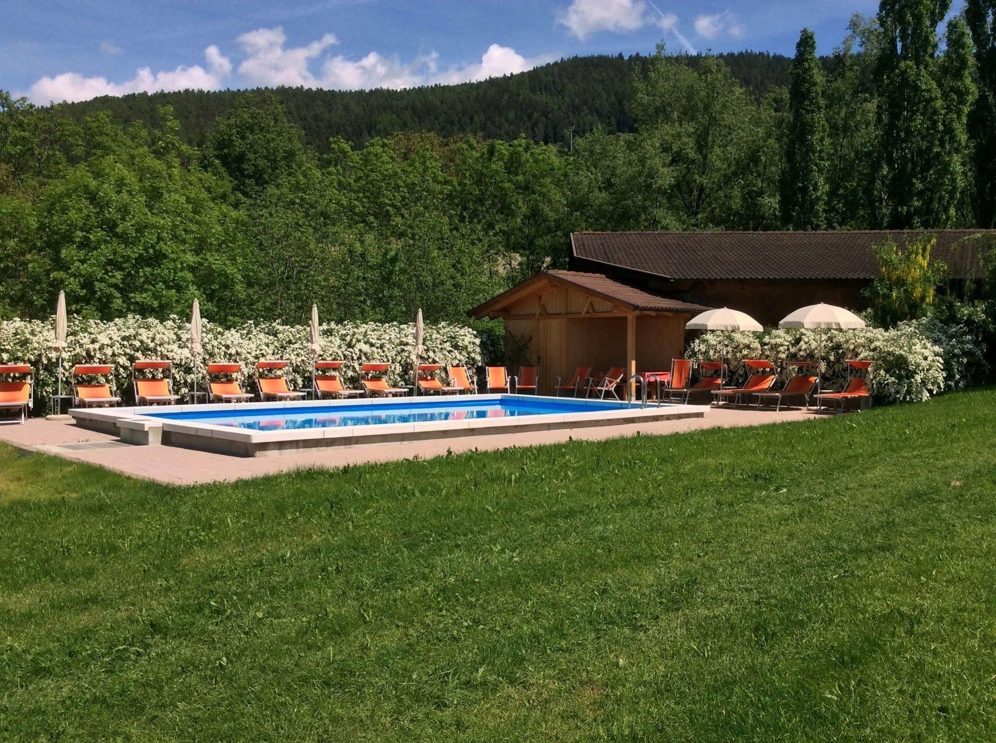 Hauserhof 2*